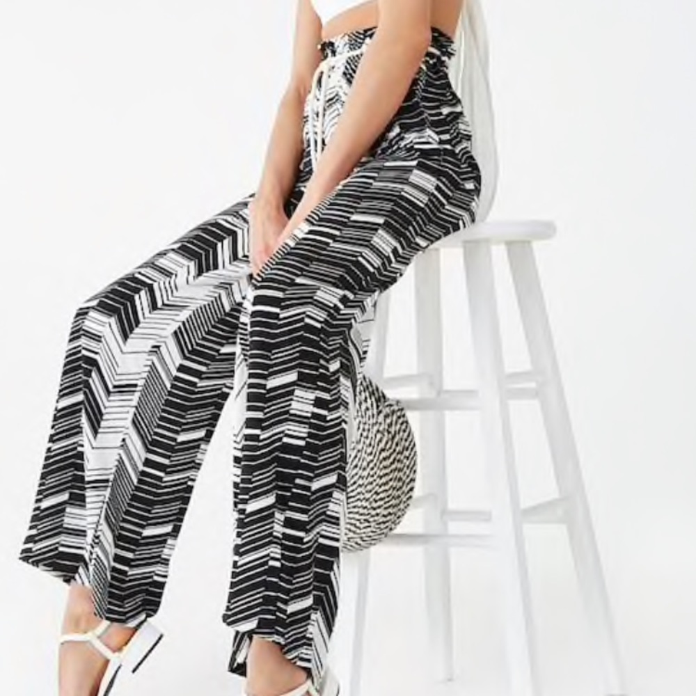NWT chevron print pants